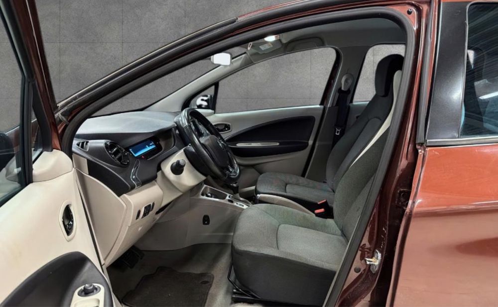 Refnault Zoe 22кВт 2015р без ДТП