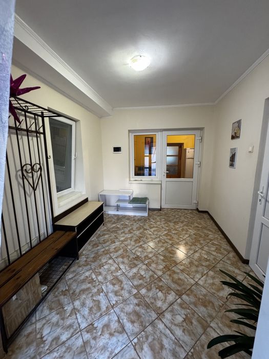 Будинок- квартира  подобово.  Берегове Центр Вільно з 30.01