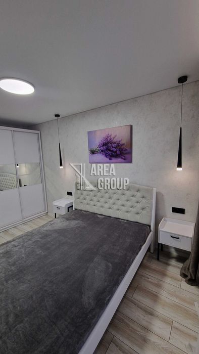 Продається простора 3-кім. квартира з новим ремонтом в Центрі міста