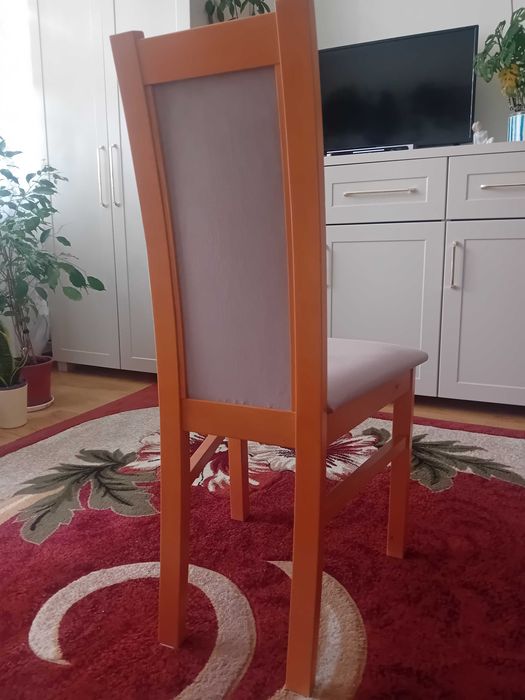 Sprzedam krzesła.