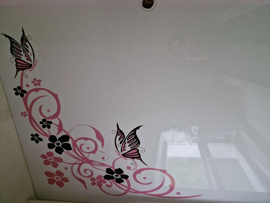 Натяжні Стелі П'ятихатки