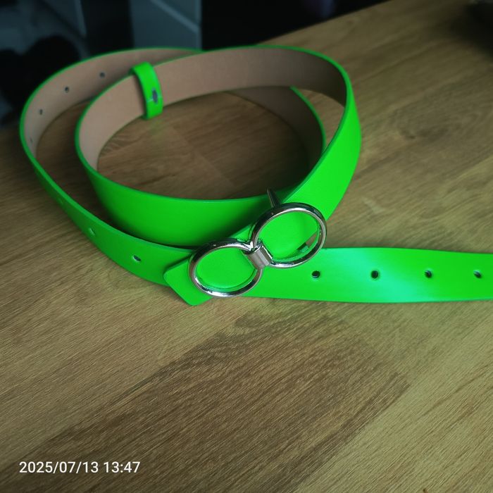 Nowy pasek seledynowo-zielony fluo 105 cm srebrna klamra