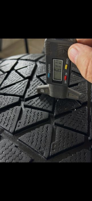 Brigestone  BLizak.285.50.20r