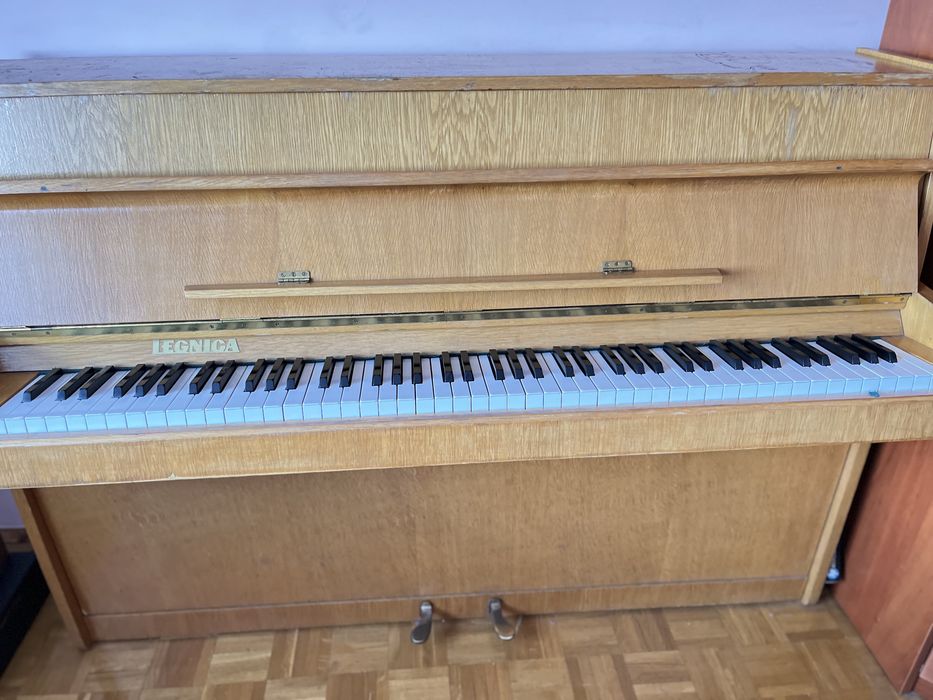 Pianino Legnica