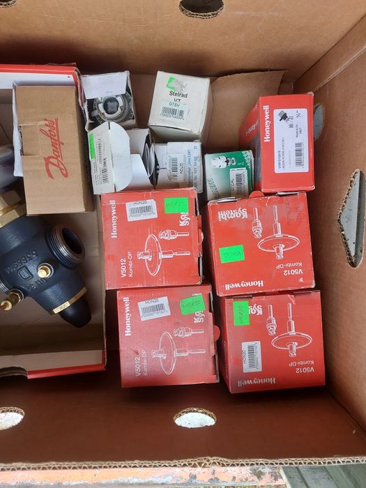 Zawór regulacyjny podpionowy Danfoss AVQ dn40 kvs 12,5 m3/h