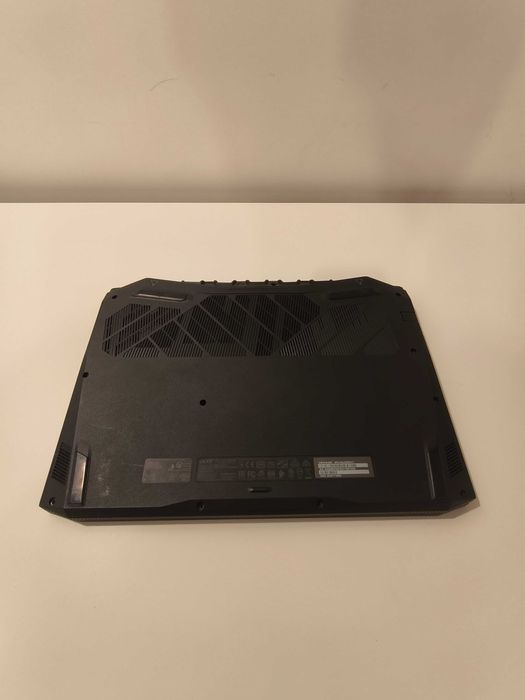 Laptop Acer Nitro 5 | GTX 1660Ti | 20GB RAM | Linux Mint