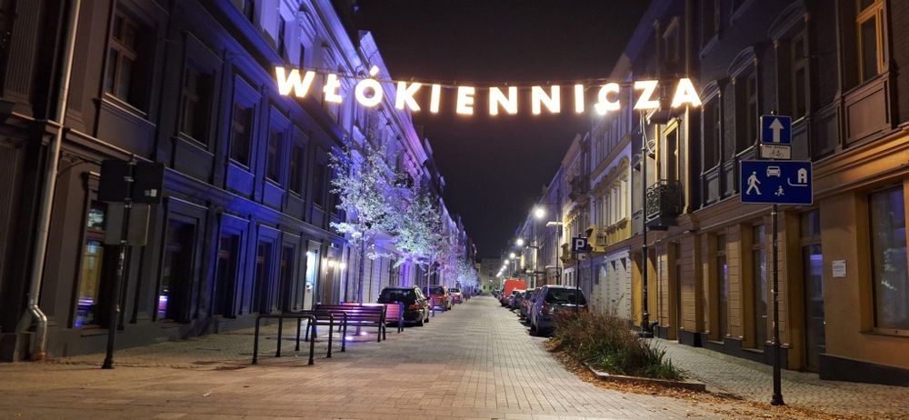 Mieszkanie 2 pokoje oddzielna kuchnia parking  na podworku na pilota  ul. Wschodnia