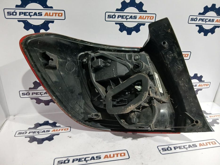 FAROLIM DIREITO BRANCA DACIA SANDERO STEPWAY 0.9TCE ANO: 2014