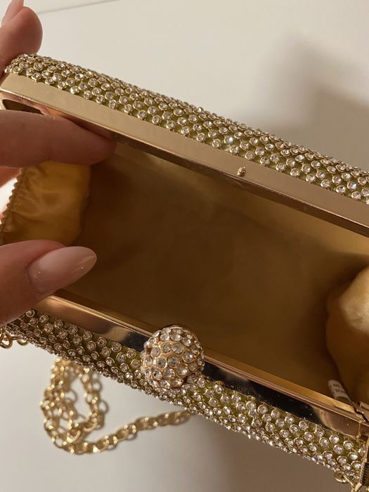 Pochete dourada brilhante