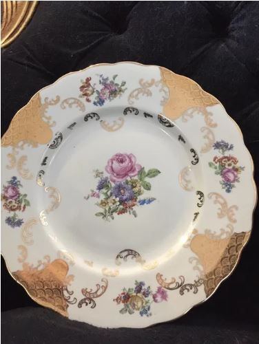 Lindíssimo par de pratos ladeiros ARTIBUS, em perfeito estado (25 cm).