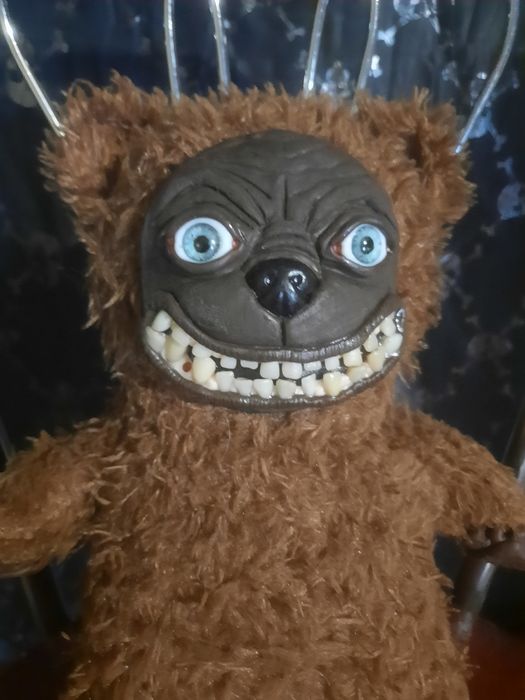 Зубастый мишка ручной работы