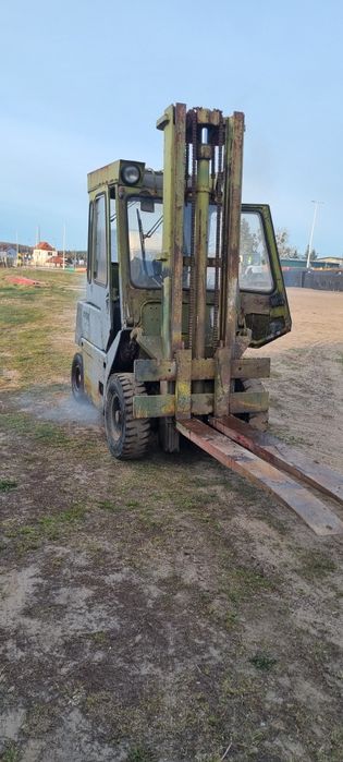 Wózek widłowy Clark 2500kg