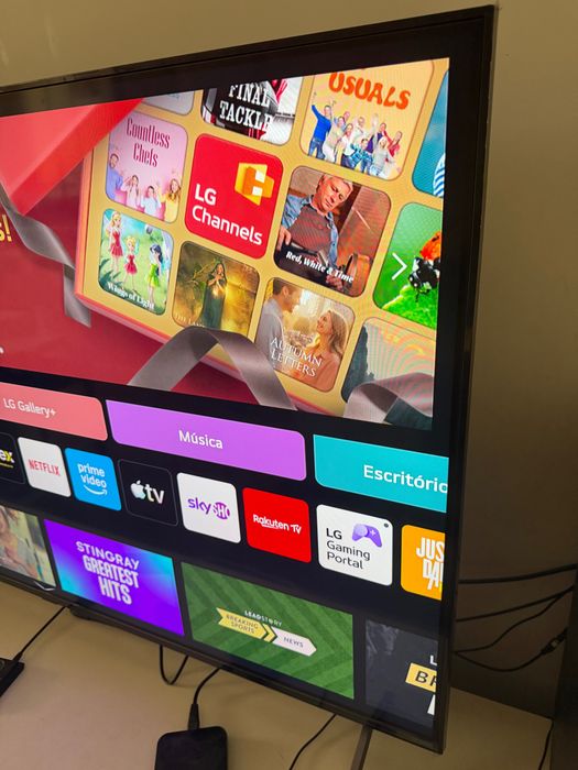 Smart TV LG QNED 8E 4K de 55 polegadas