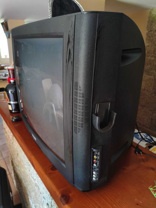 Televisão Philips antiga (grande) 75x55