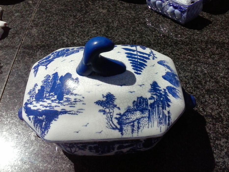 Louça antiga decorativa