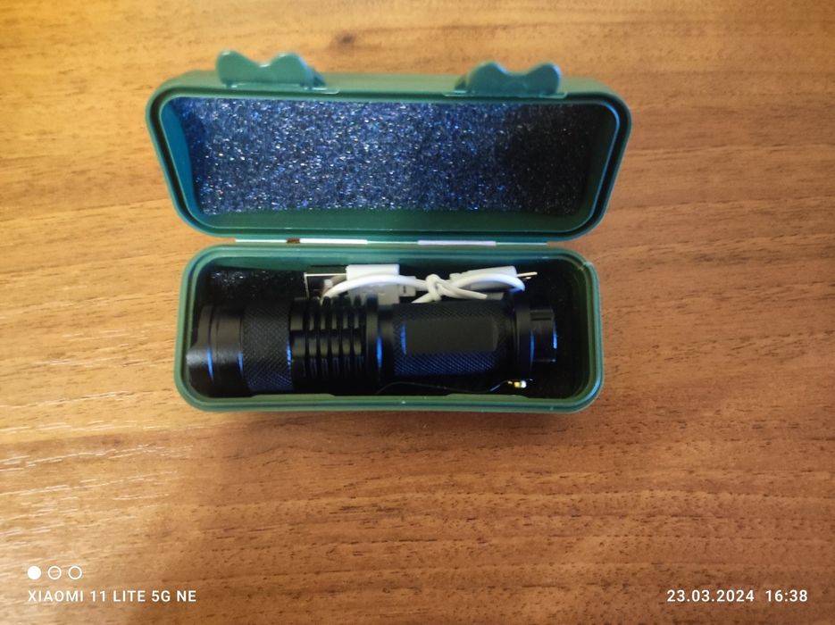 Портативний світлодіодний ліхтарик ZHIYU Q5 з вбудованою батареєю Pack