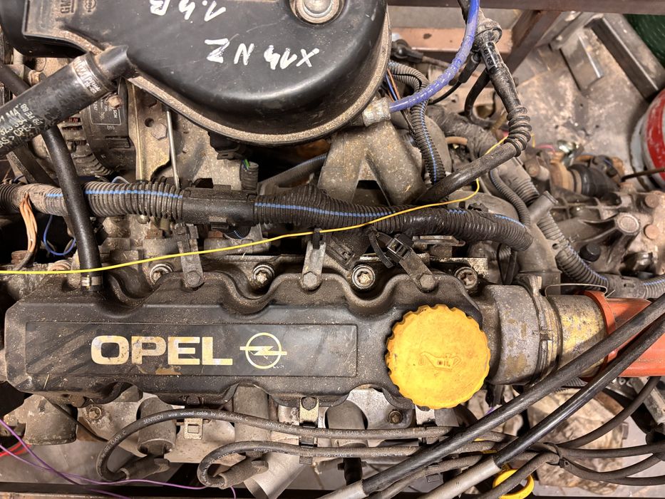 Silnik kompletny ze skrzynią Opel Astra f 1.4