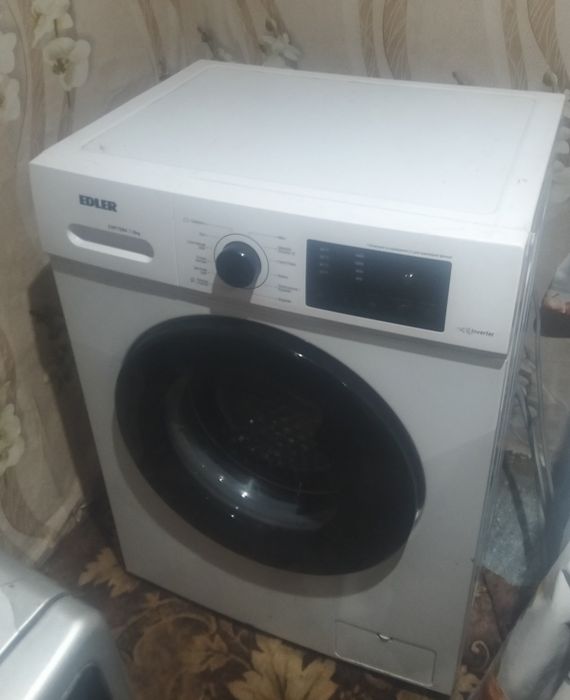 Продам машину стиральную