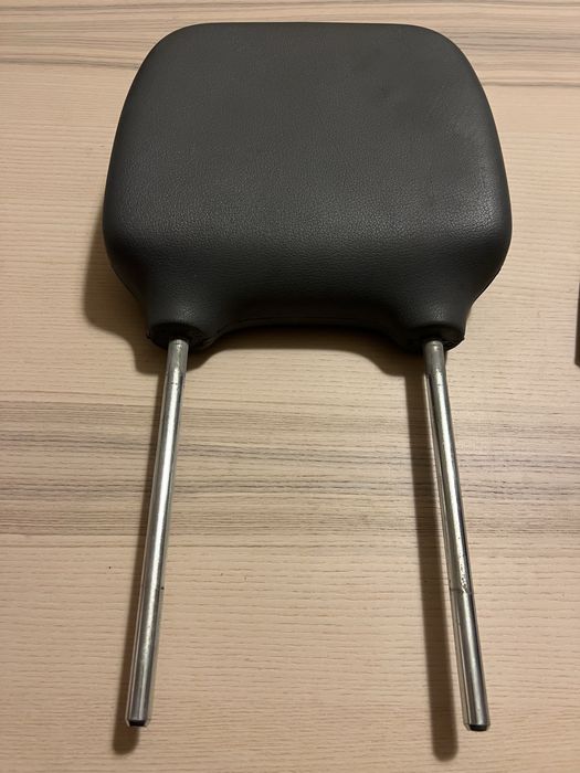 Encosto de Cabeça Mercedes Sprinter em Pele – Como Novo