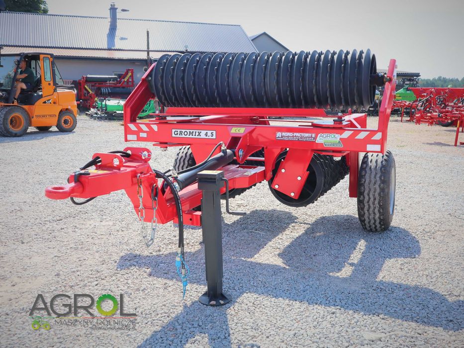 Wał posiewny Agro-Factory Gromix 4,5 m InterTech uprawowo łąkowy