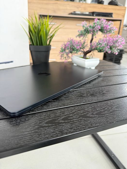 MacBook Air 15 M3 8/256gb Neverlock 2024