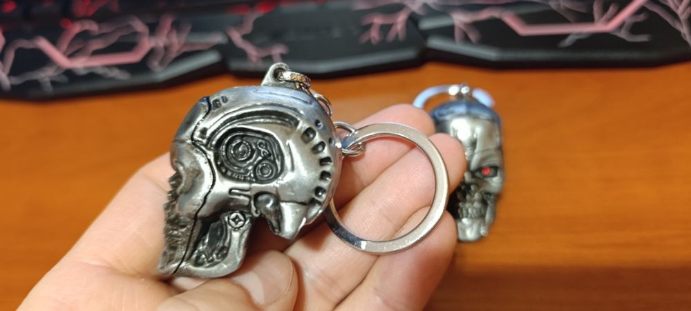 Брелок голова Термінатора