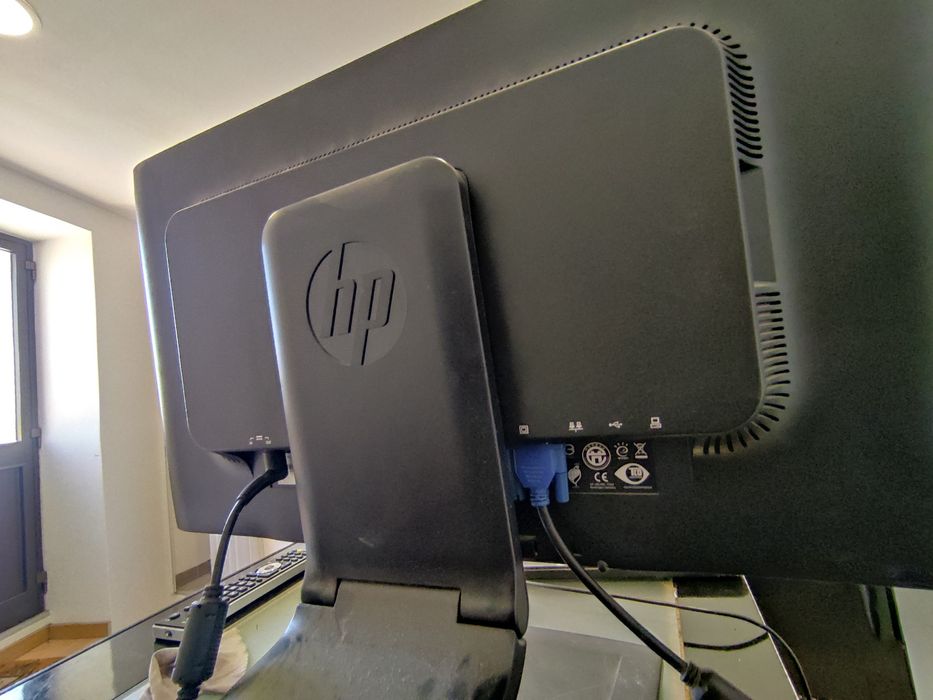 Monitor  HP Compaq L2311c de 23"