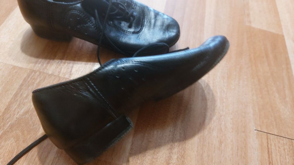 Танцювальне взуття