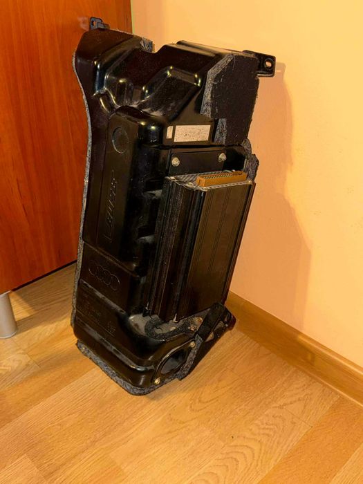 Subwoofer głośnik wzmacniacz Bose Audi A6 C5 kombi przedlift