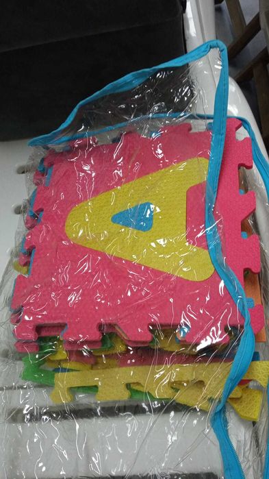 Tapete de chão almofadado tipo puzzle