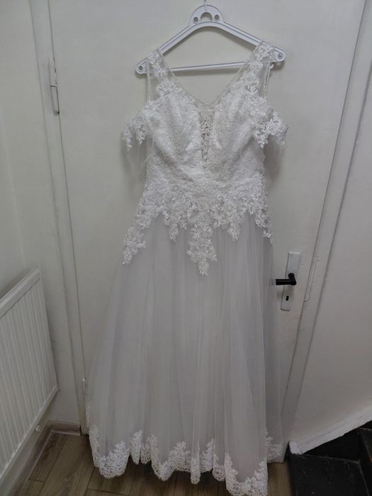 Suknia ślubna na kole