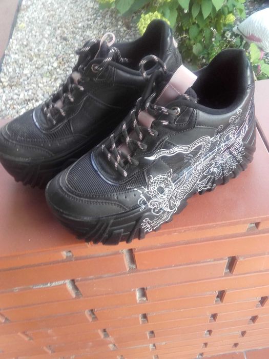 Buty Bershka na wysokiej platformie