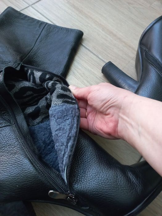 Шикарные кожаные сапоги 39р.