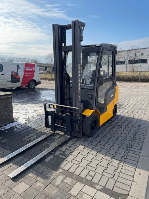 Wózek widłowy gazowy Jungheinrich TFG316 | Kabina | Triplex 5.5m