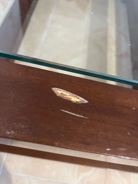 Mesa de apoio com tampo de vidro