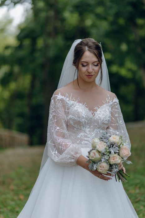 Весільна сукня кольору айворі. Можливий торг. У ідеальному стані, післ