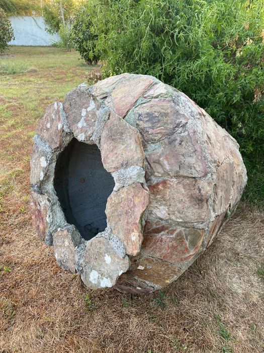 Grande Rocha Decorativa em Pedra Natural para Jardim