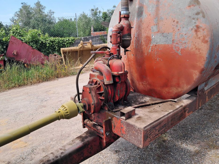 Cisterna 5000 L com documentos