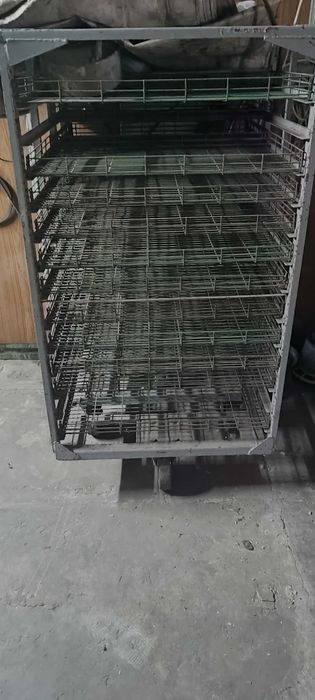 Продам металеві лотки,сітки