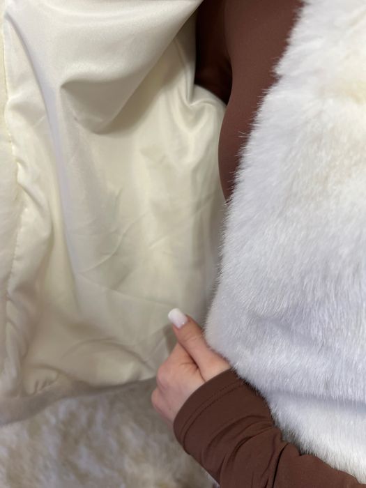 Шубка біла нова!