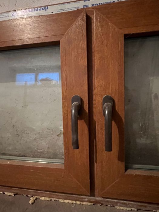 Okno plastikowe z demontażu (białe/braz)