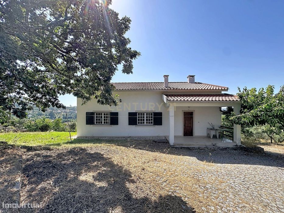 Single-Storey House with Panoramic View and 4,500 m² Plot | Vila Cova