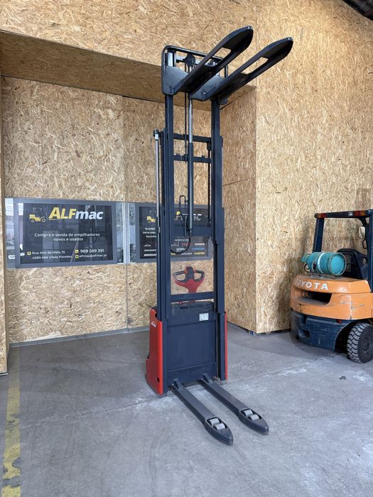 Stacker/porta paletes triplex linde recondicionado!!!