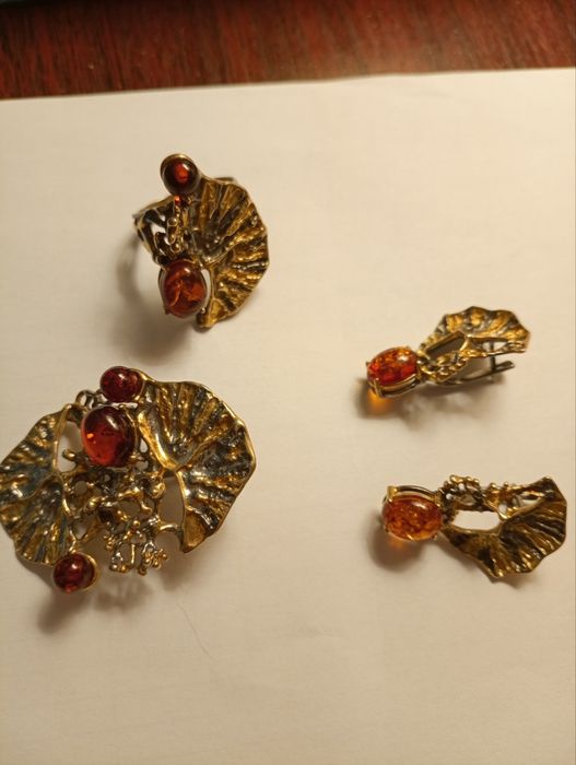 Ювелірні прикраси срібло з бурштином Калінінградский  янтарний завод