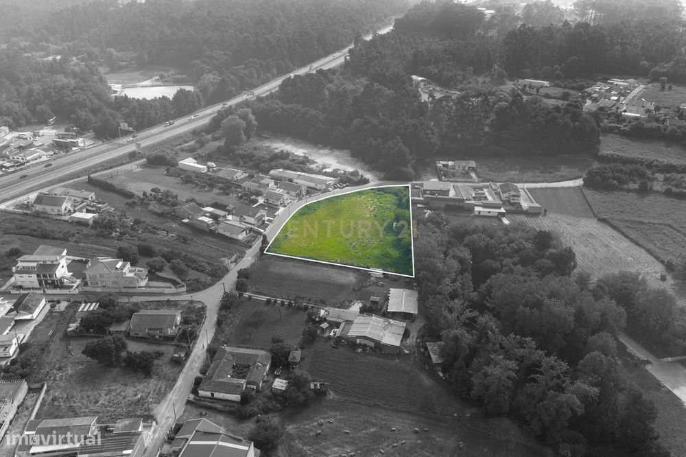 Terreno Urbanizável p/ Construção
