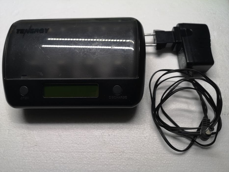 Carregador universal de pilhas TENERGY: AAA AA C D 9V usado(pouco)64751786774530122