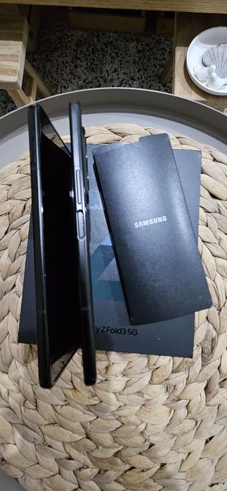 SAMSUNG Z FOLD 3 256GB, rigorosamente novo.