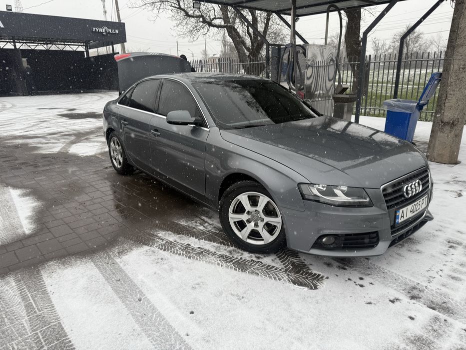 Продам свою АУДИ а4 б8/AUDI A4 2011/ 2.0 TDI