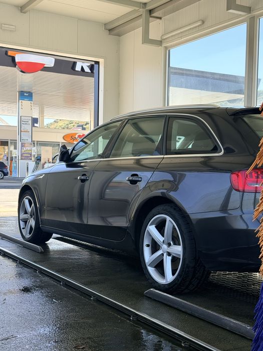 Audi a4  avant 2.0 b8 2010
