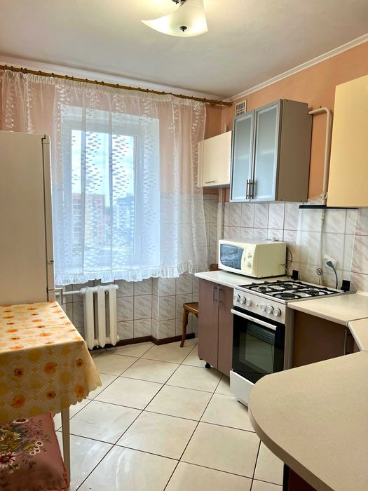 Продам 2-кімнатну квартиру на просп. Відродження у Луцьку!